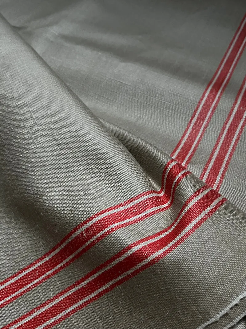 Großes unbenutztes Mangeltuch mit rot/weißen Streifen 300 x 89