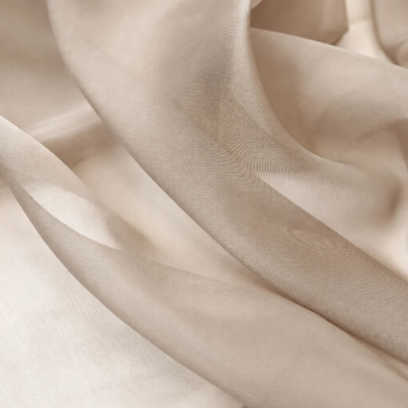 Tagesvorhang ELIANE - helltaupe - Kostenloses Stoffmuster