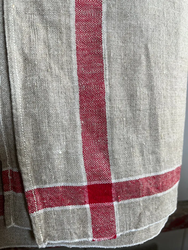 Mangeltuch aus sehr altem Leinen mit roten Streifen 2,8 x 0,78