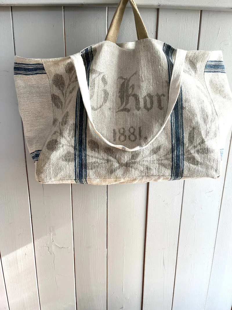 1881: große Tasche aus sehr altem Leinensack