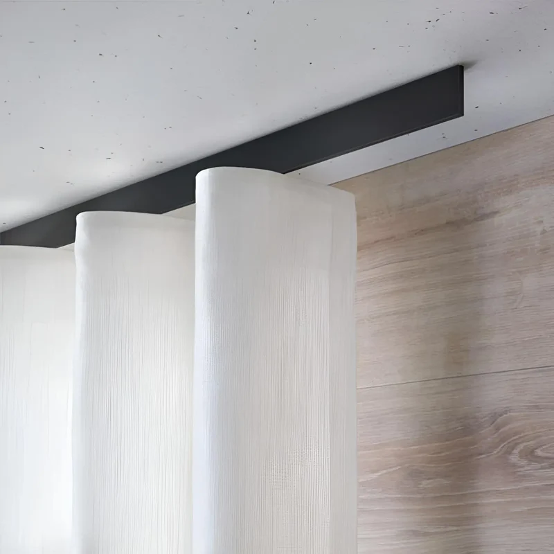Interstil Sphäre – hochwertige 1-läufige Gardinenschiene zur Deckenmontage nach Maß