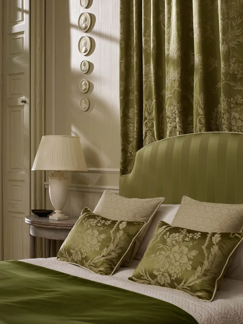 Arabesque Silk - pale olive