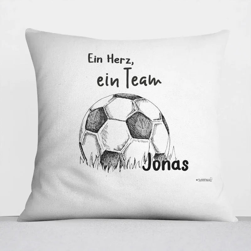 Kissen mit Reißverschluss Fußball Ein Herz ein Team – Personalisiert mit Namen