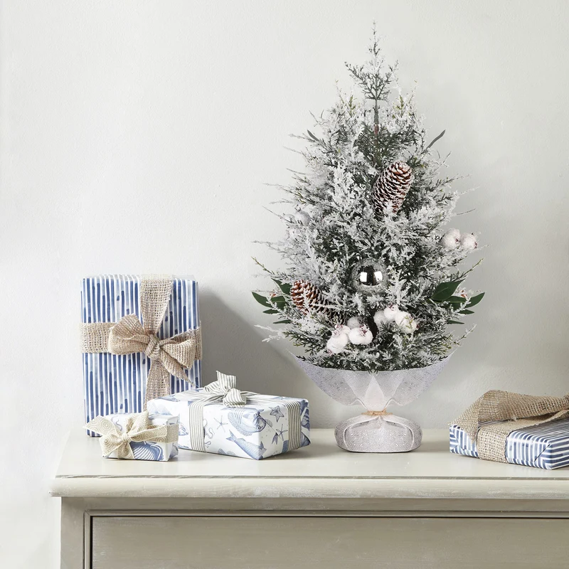 Salcar Künstlicher Mini-Weihnachtsbaum 50 cm – Mit Christbaumschmuck, Tannenzapfen & roten Beeren – Aus 100 % PE, stabil & wiederverwendbar