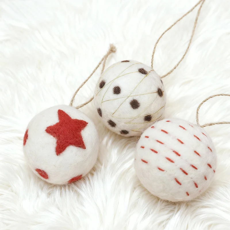 Salcar Weihnachtskugeln 6er Set – Handgefertigte Wollfilz-Kugeln 6 cm mit Juteseil, 3 Designs, Weihnachtsbaumschmuck & Festliche Deko