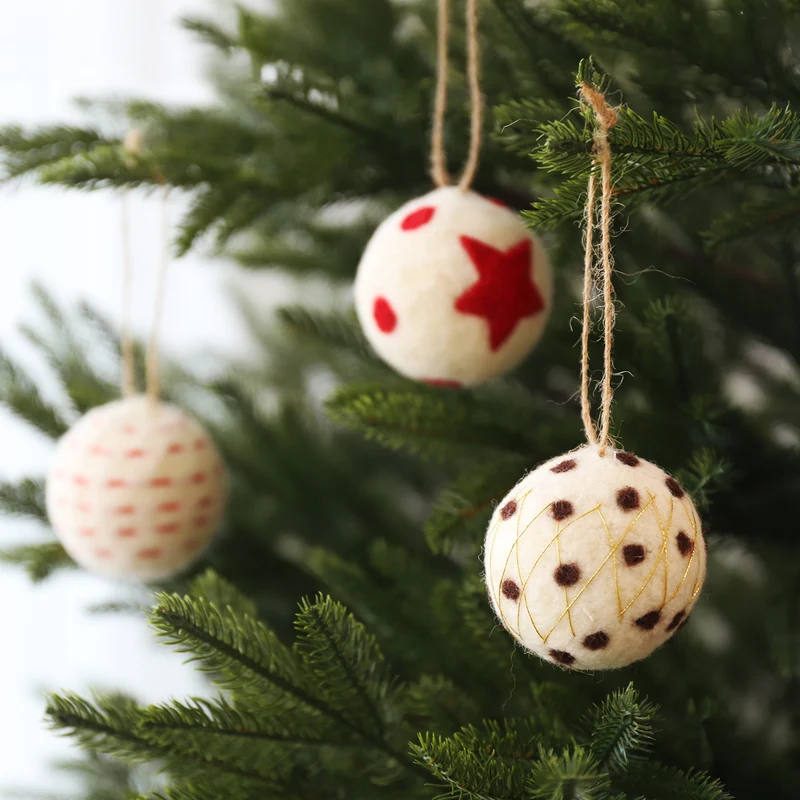 Salcar Weihnachtskugeln 6er Set – Handgefertigte Wollfilz-Kugeln 6 cm mit Juteseil, 3 Designs, Weihnachtsbaumschmuck & Festliche Deko