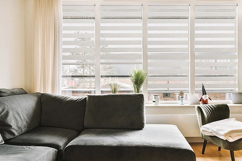 Sekey Stufenlos verstellbares Doppelrollo mit Klemmfix ohne Bohren, lichtdurchlässig & blickdicht, einfache Montage, ideal für Fenster in jedem Raum - Weiß