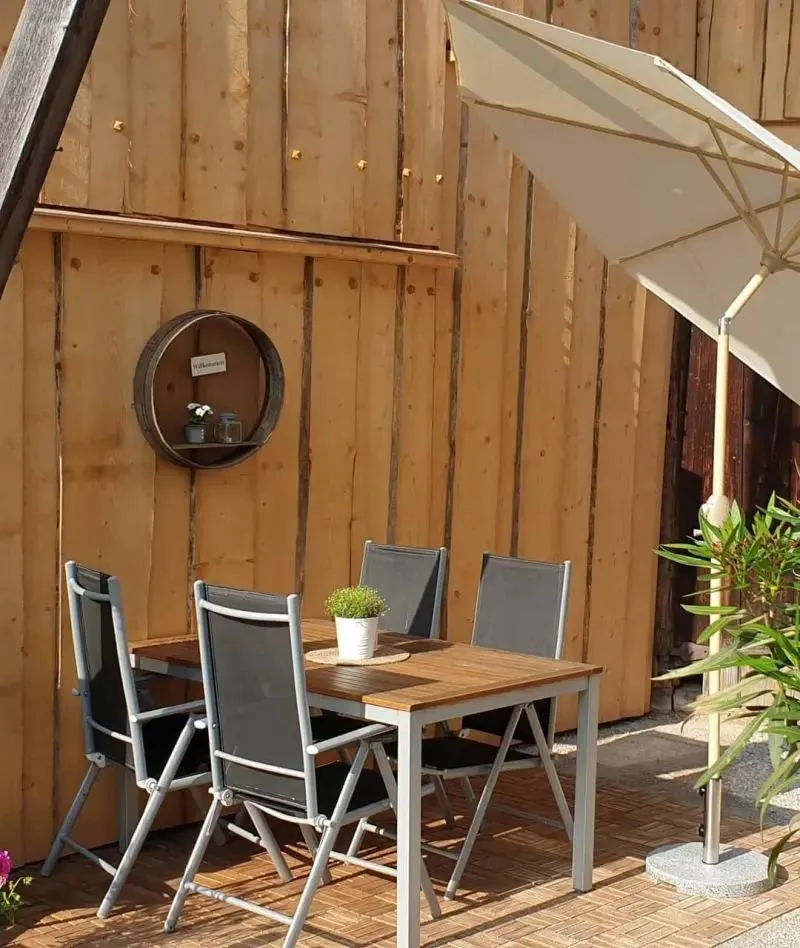 Sekey 300 cm Sonnenschirm mit Kurbel, Sonnenschutz UV50+, aus Holz-Metall