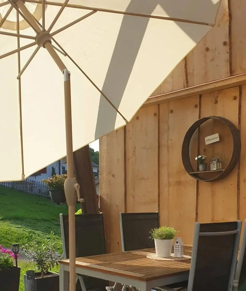 Sekey 300 cm Sonnenschirm mit Kurbel, Sonnenschutz UV50+, aus Holz-Metall