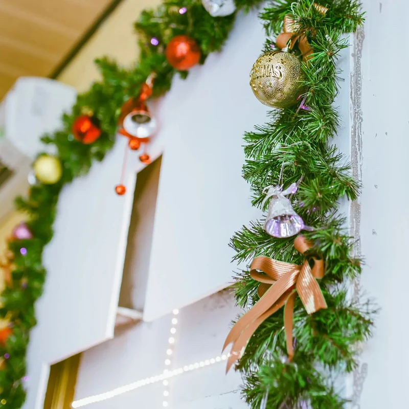 Salcar Weihnachtsgirlande künstlich Grün PVC – 3m/5m/10m, Realistische Tannengirlande für Innen & Außen, Dekoration für Tür, Kamin & Weihnachtsbaum