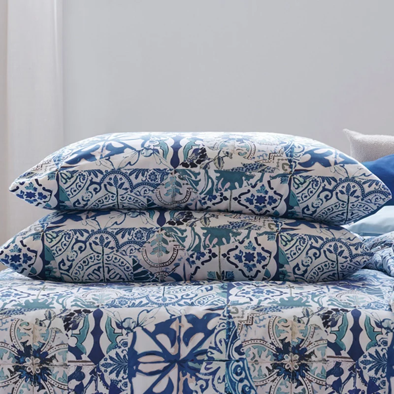 APELT Azzuro Bettwäsche Baumwoll-Satin handgemalte blau weiße Kacheln