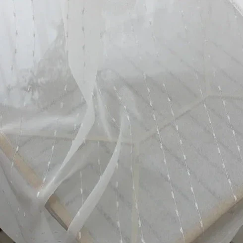 Voile-Gardine mit feiner Punkt-Stickerei