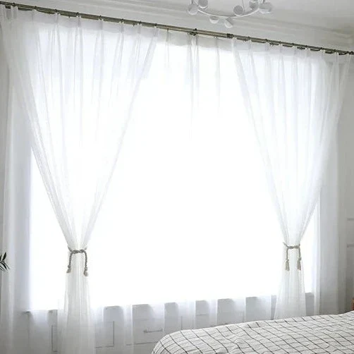 Voile-Gardine mit feiner Punkt-Stickerei