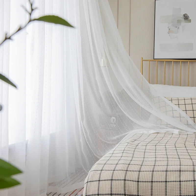 Voile-Gardine mit feiner Punkt-Stickerei