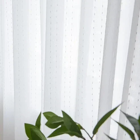 Voile-Gardine mit feiner Punkt-Stickerei