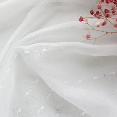 Voile-Gardine mit feiner Punkt-Stickerei