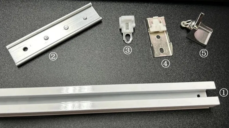 Stabile Gardinenschiene für Deckenmontage
