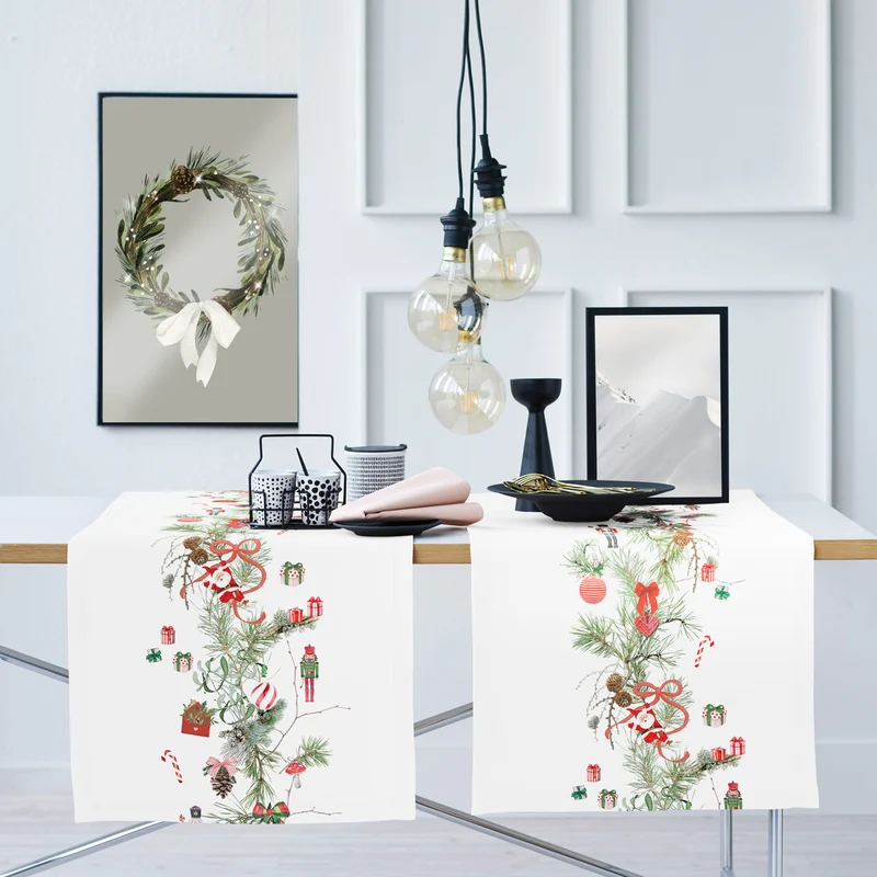 APELT 8110 Kissen Wintermotiv mit Lärchenzweigen, Nussknackern und weihnachtlichen Motiven