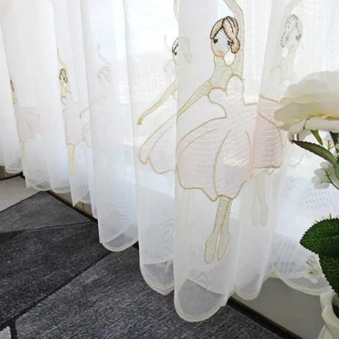 Kindergardine mit Ballerina-Stickerei für Mädchen