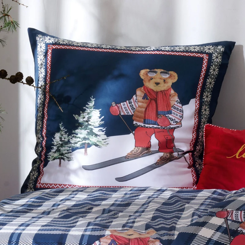 APELT Matti Bettwäsche Baumwoll-Satin Karomuster mit Bär auf Skiern