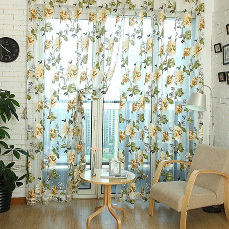 Leichter Voile-Vorhang mit großem Blumenmuster
