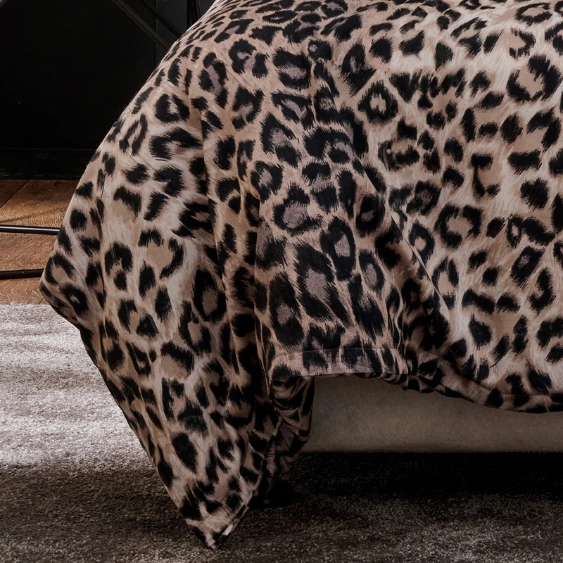 APELT Timon Bettwäsche Baumwoll-Satin Leodesign all-over mit einem eleganten Kettenmotiv