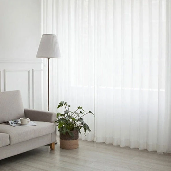 Weißer halbtransparenter Voile Vorhang