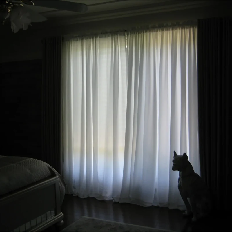 Weißer halbtransparenter Voile Vorhang