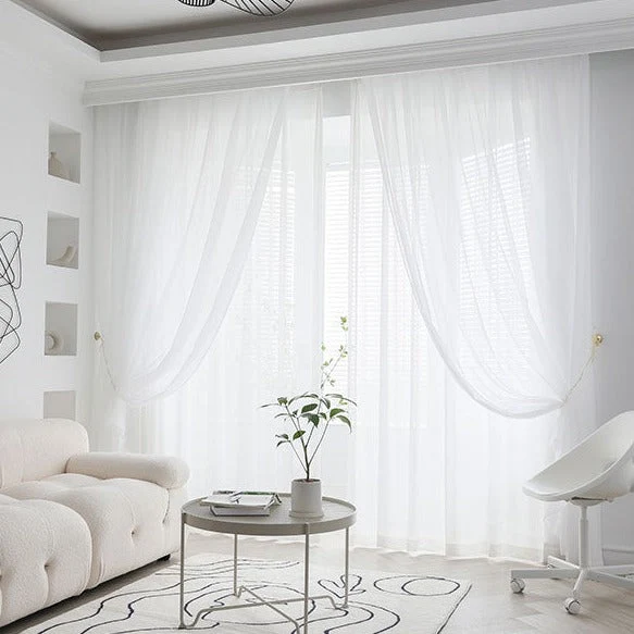 Weiße Gardine in Leinenoptik halbtransparent