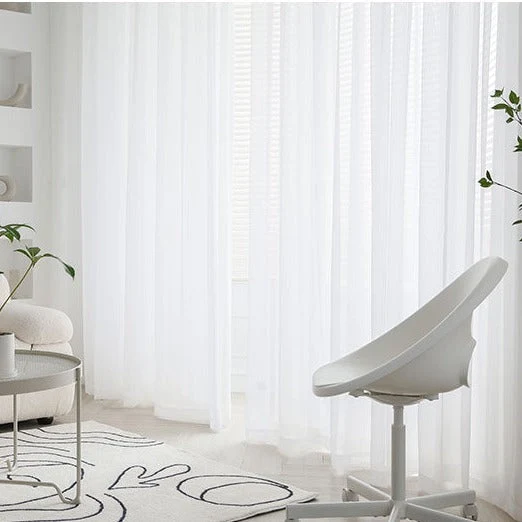 Weiße Gardine in Leinenoptik halbtransparent