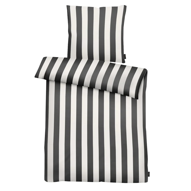 APELT Pepe Bettwäsche Baumwoll-Satin Streifendesign mit Weihnachtszebra & Geschenke-Aufbau