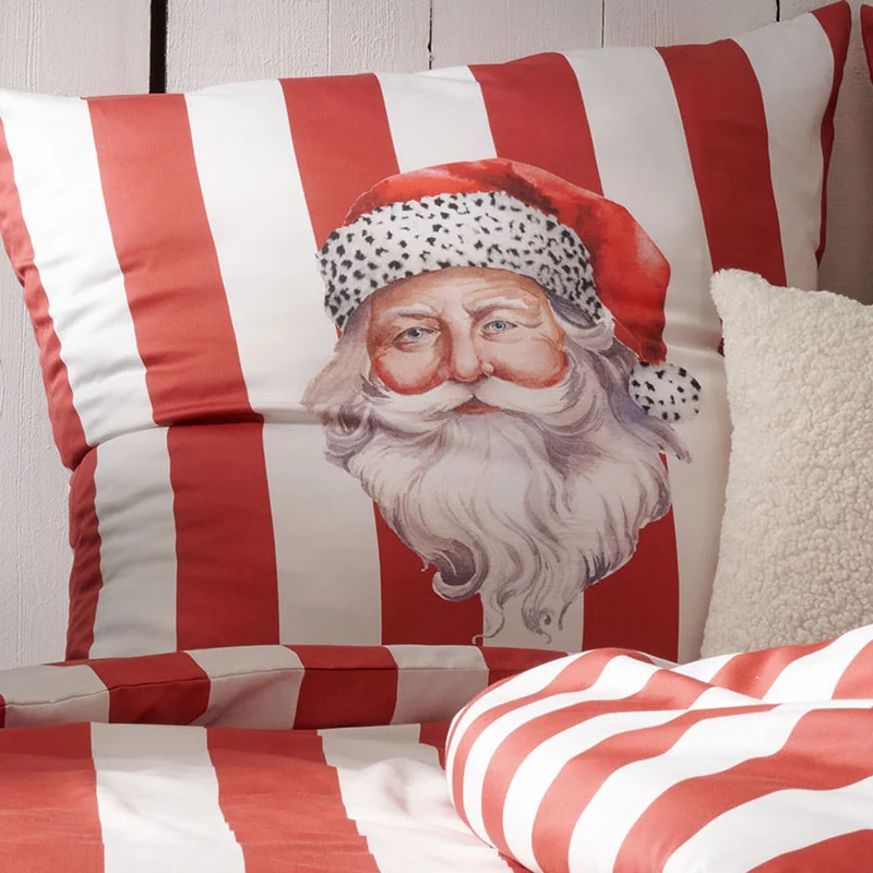 APELT Paul Bettwäsche Baumwoll-Satin Streifendesign mit Nikolaus ist auf dem Kopfkissen