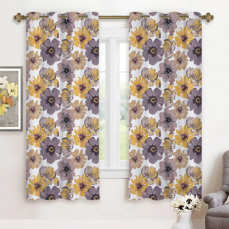 Vorhang mit buntem Blumenmuster