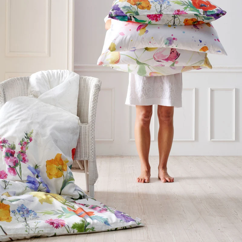 APELT Fiora Bettwäsche Baumwoll-Satin Sommerwiese mit bunten Blumen