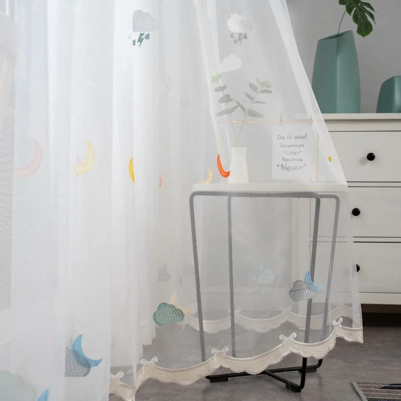 Kinderzimmer Voile-Vorhang mit bunter Stickerei