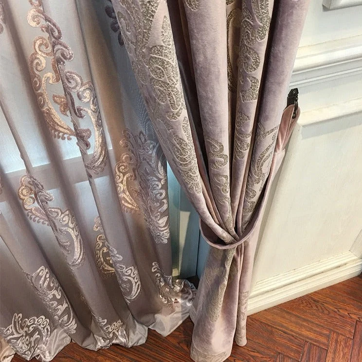 Voile Vorhang mit barockem Muster