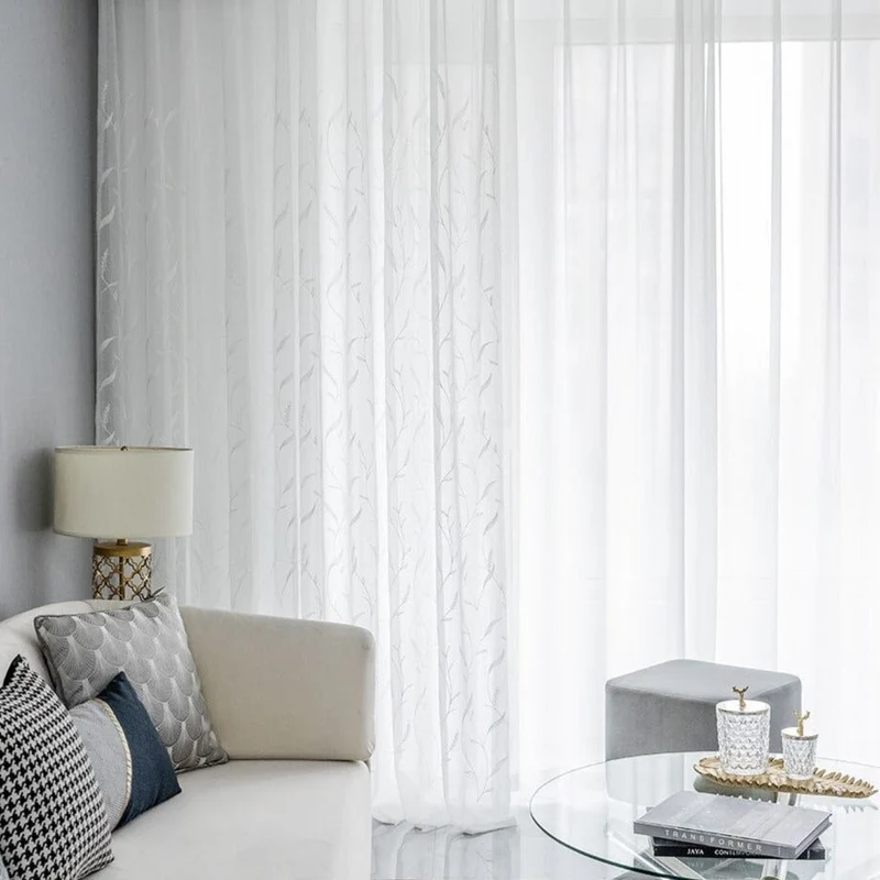 Voile Vorhang in Leinenoptik mit Stickerei