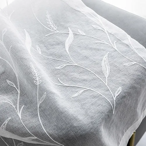 Voile Vorhang in Leinenoptik mit Stickerei