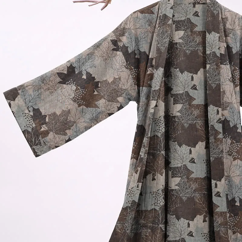 Kimono-Bademantel aus Baumwolle mit Ahornblattmuster für den Herbst