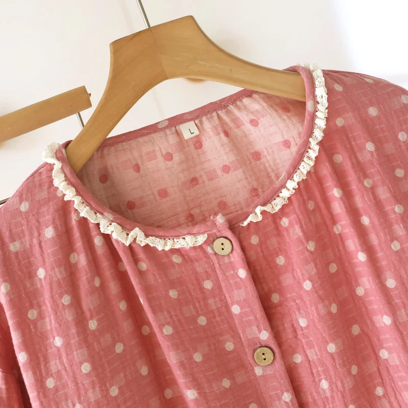 Lounge-Set aus Baumwollgaze und Spitze mit Zuckerpunkten