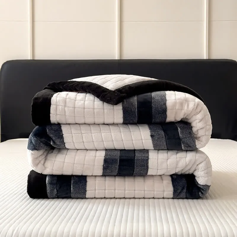 Weiche Kuscheldecke mit geometrischem Karomuster