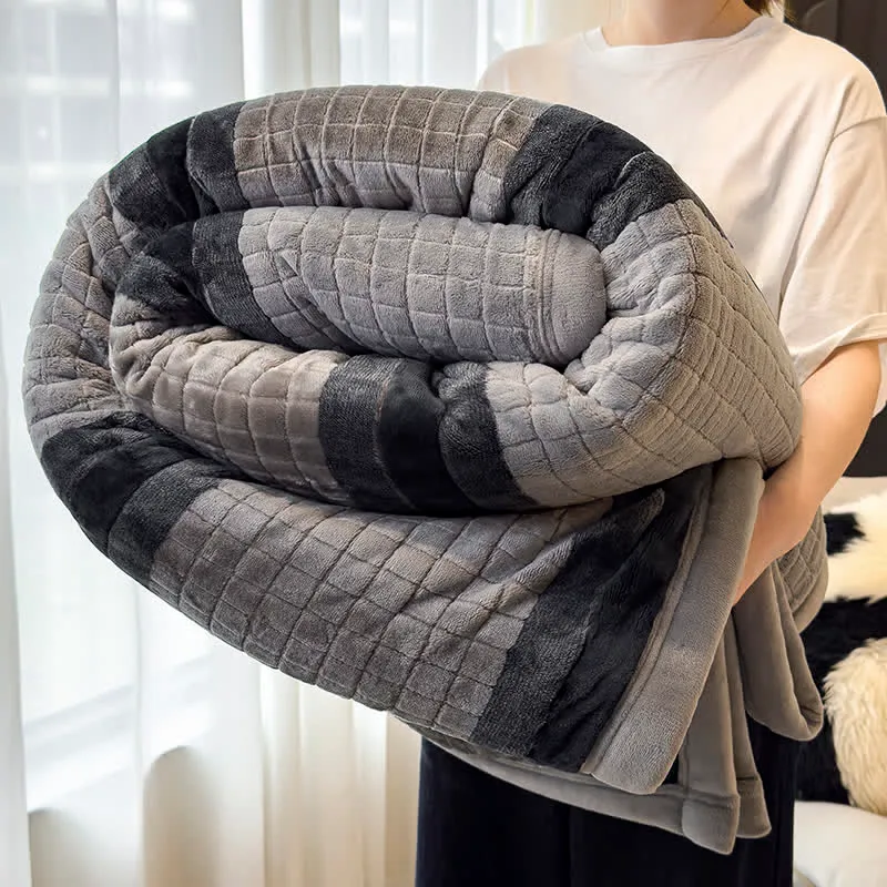 Weiche Kuscheldecke mit geometrischem Karomuster