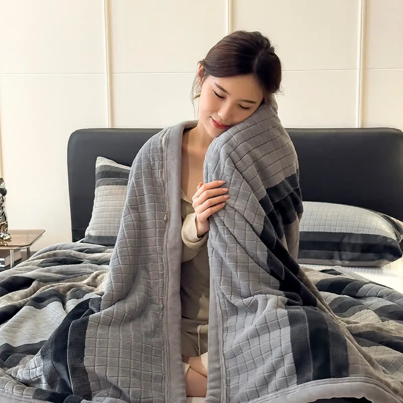 Weiche Kuscheldecke mit geometrischem Karomuster