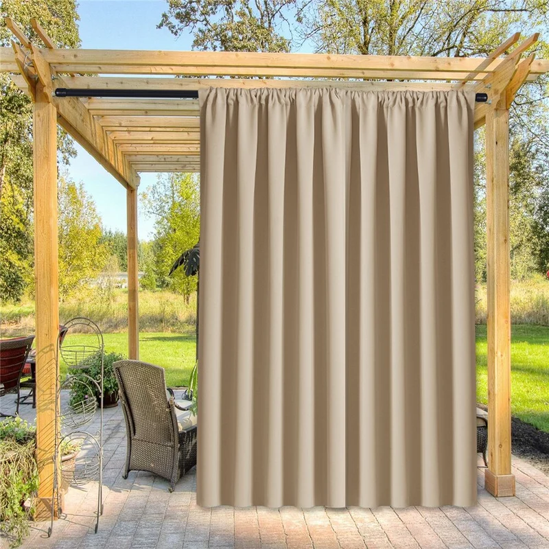 Beiger wetterfester Vorhang für die Veranda