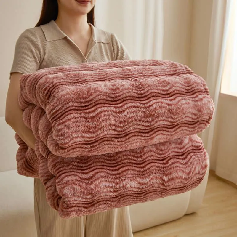 Weiche, flauschige Plüschdecke mit Wellenmuster