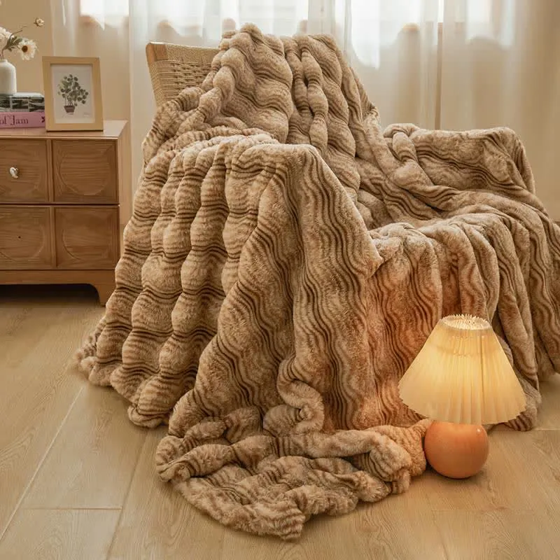 Weiche, flauschige Plüschdecke mit Wellenmuster