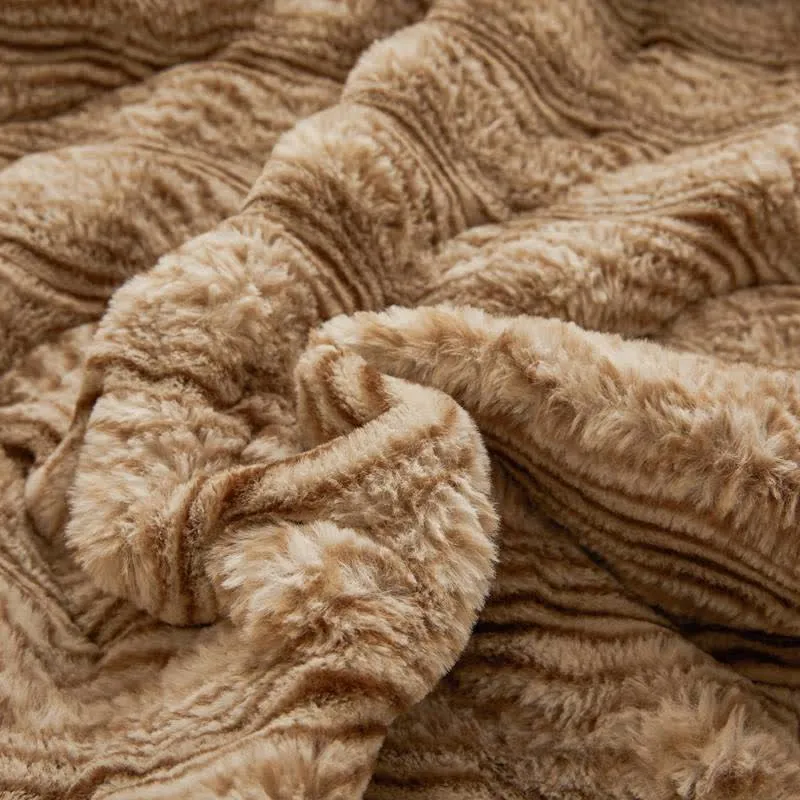 Weiche, flauschige Plüschdecke mit Wellenmuster