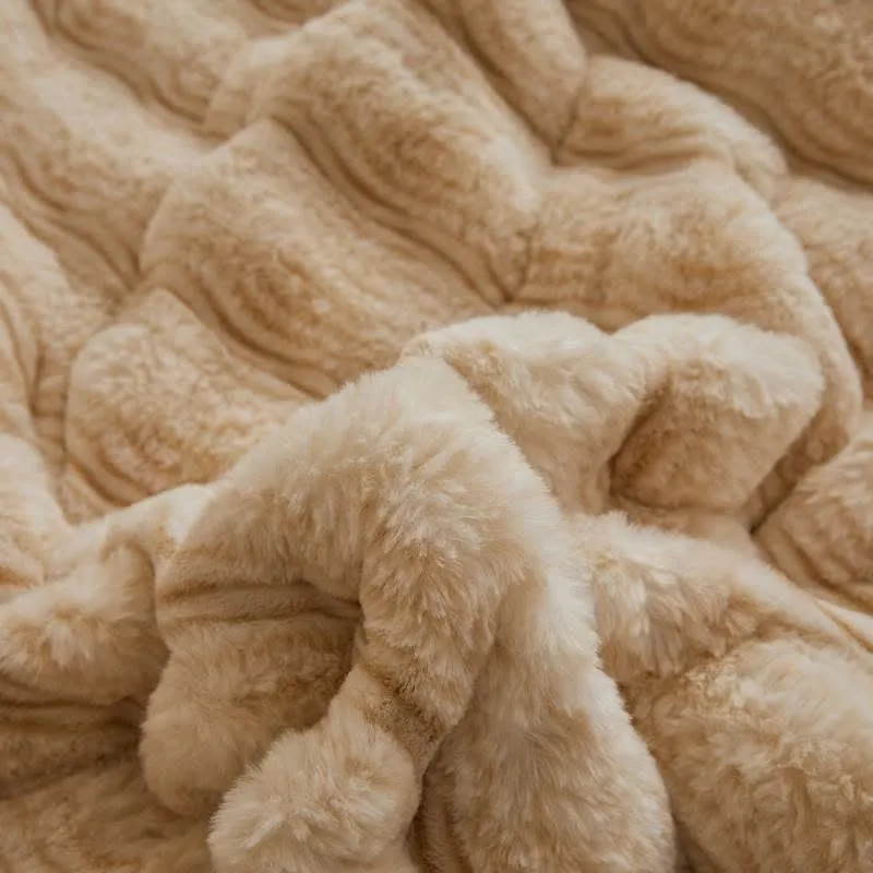 Weiche, flauschige Plüschdecke mit Wellenmuster