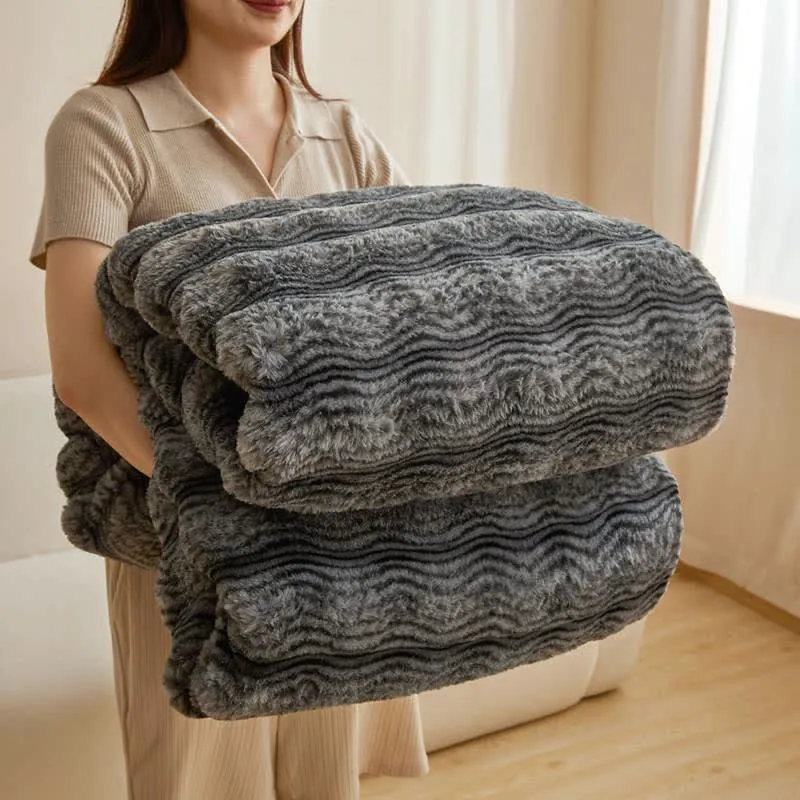 Weiche, flauschige Plüschdecke mit Wellenmuster
