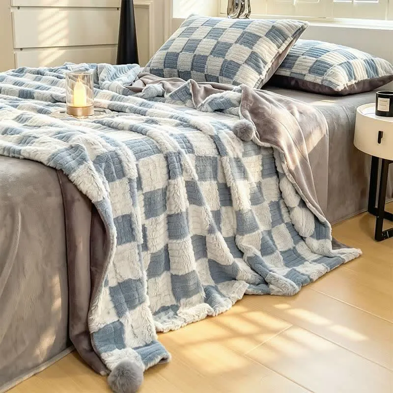 Moderne, kuschelige Wendedecke mit Blockmuster